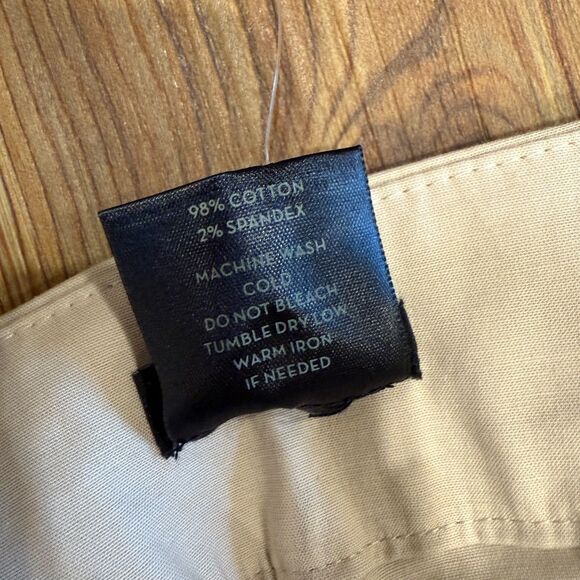 Ann Taylor NWT Beige Khaki Cropped Leg Curvy Pants Size 12 - Picture 6 of 8